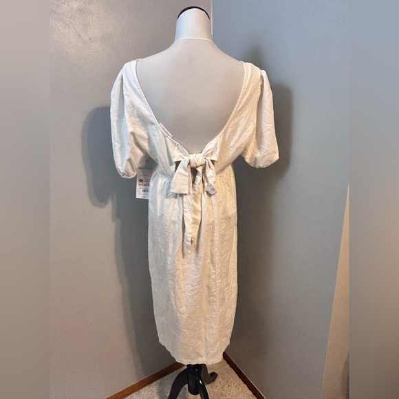Isabel Maternity Dress White With Bow Back Size Medium NWT - Picture 1 of 3
